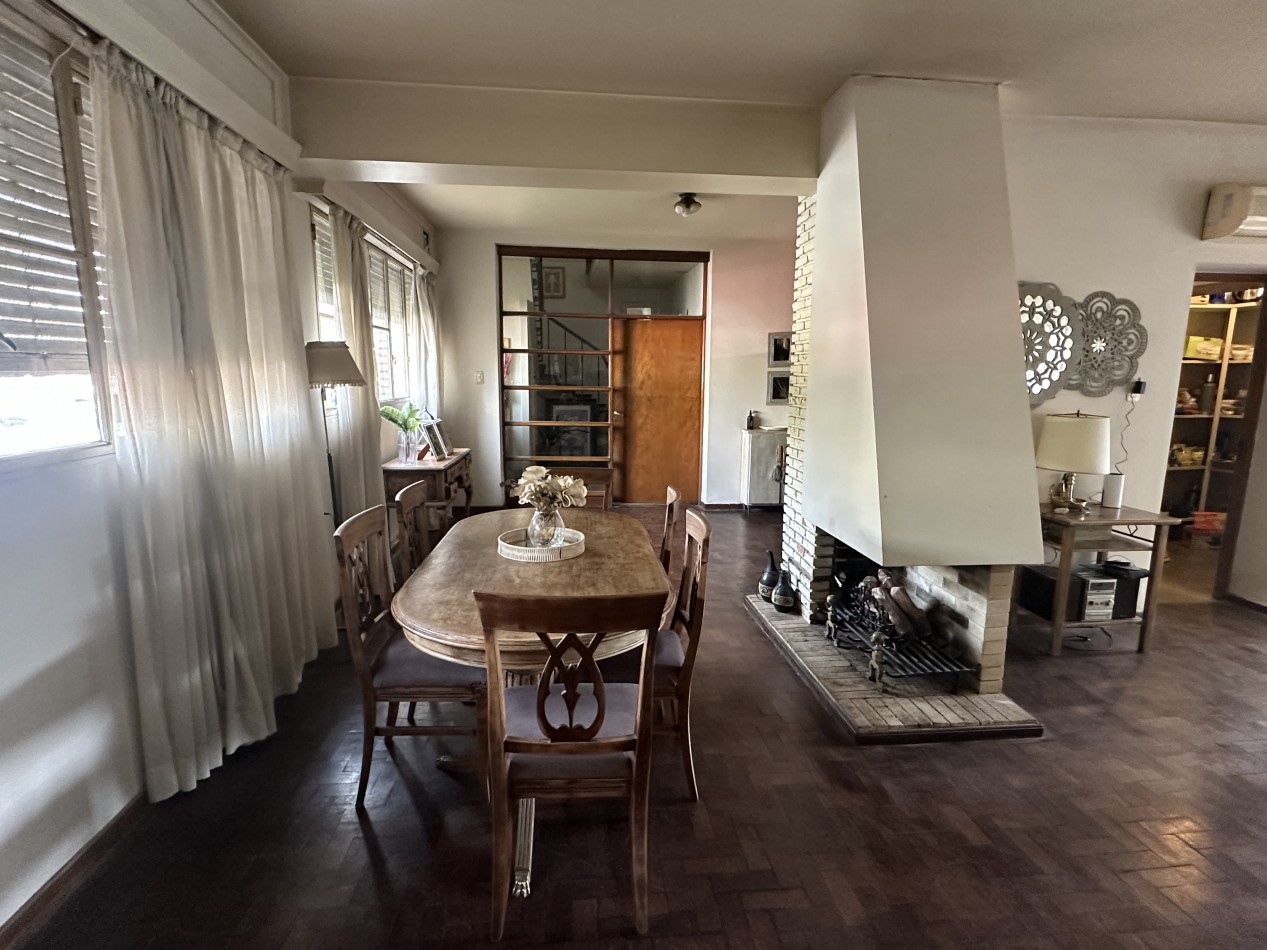 Venta casa Av. Aconquija al 543