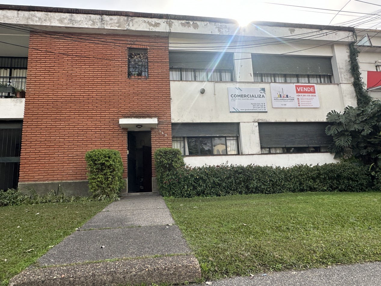 Venta casa Av. Aconquija al 543