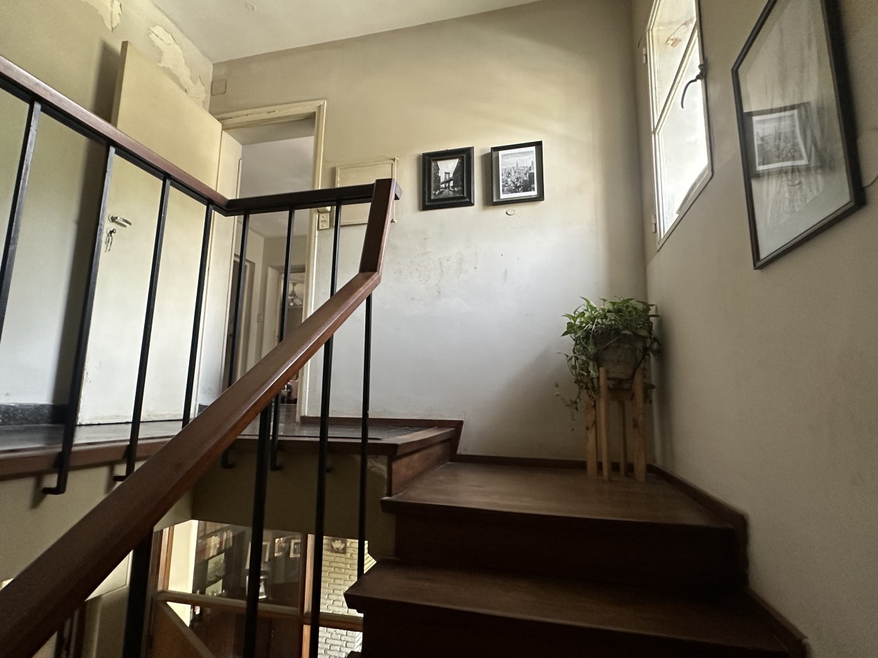 Venta casa Av. Aconquija al 543