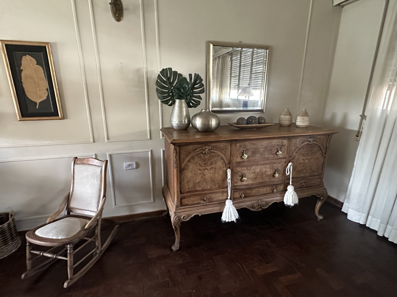 Venta casa Av. Aconquija al 543