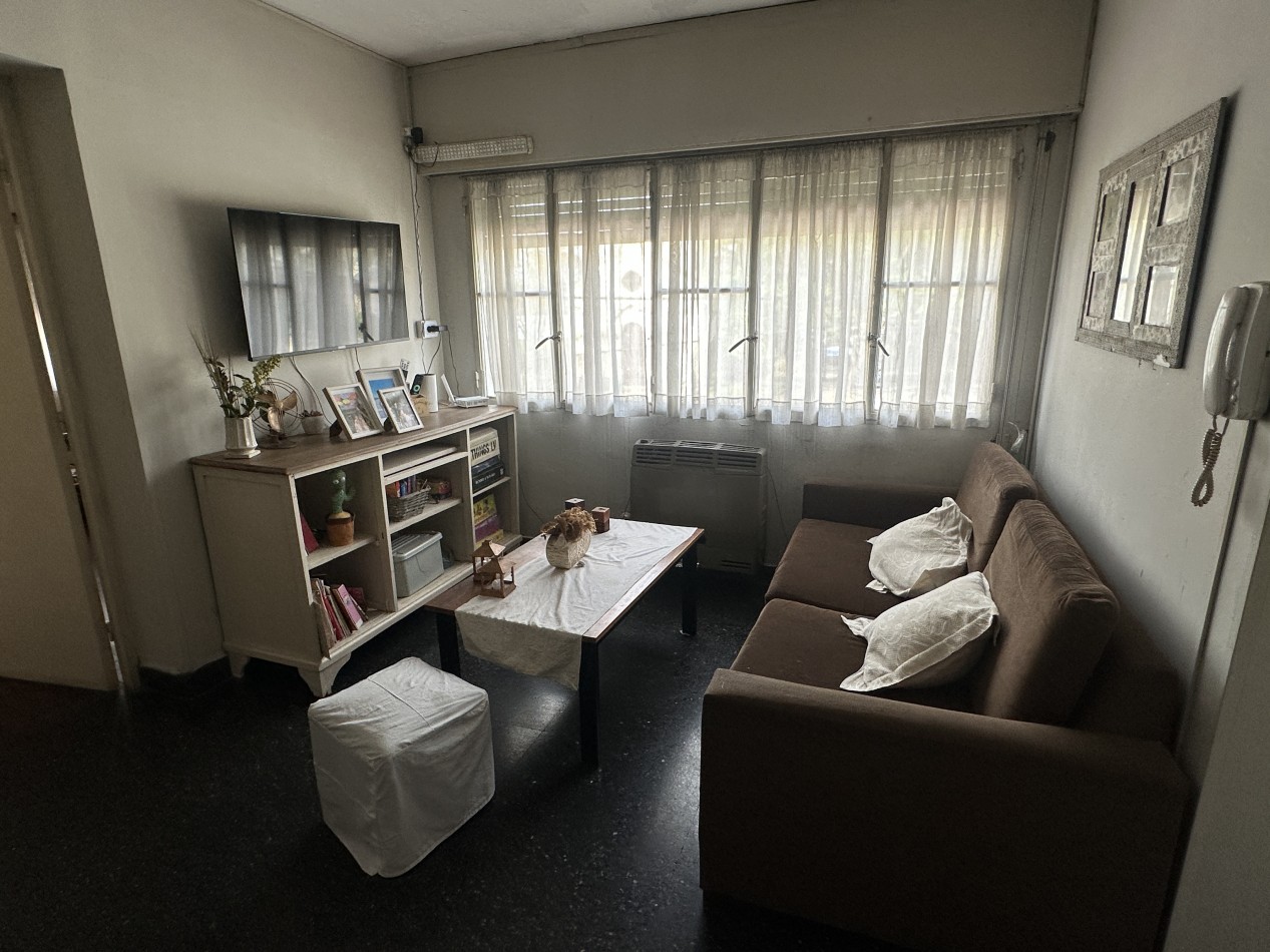 Venta casa Av. Aconquija al 543