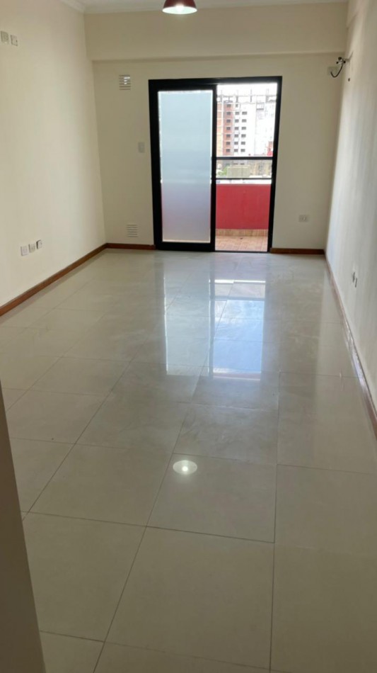 Venta depto Las Heras esquina Rondeau c/ cochera