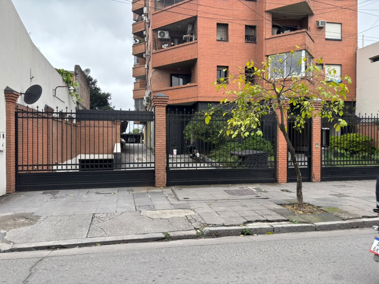 Venta cochera Moreno 370- Barrio Sur
