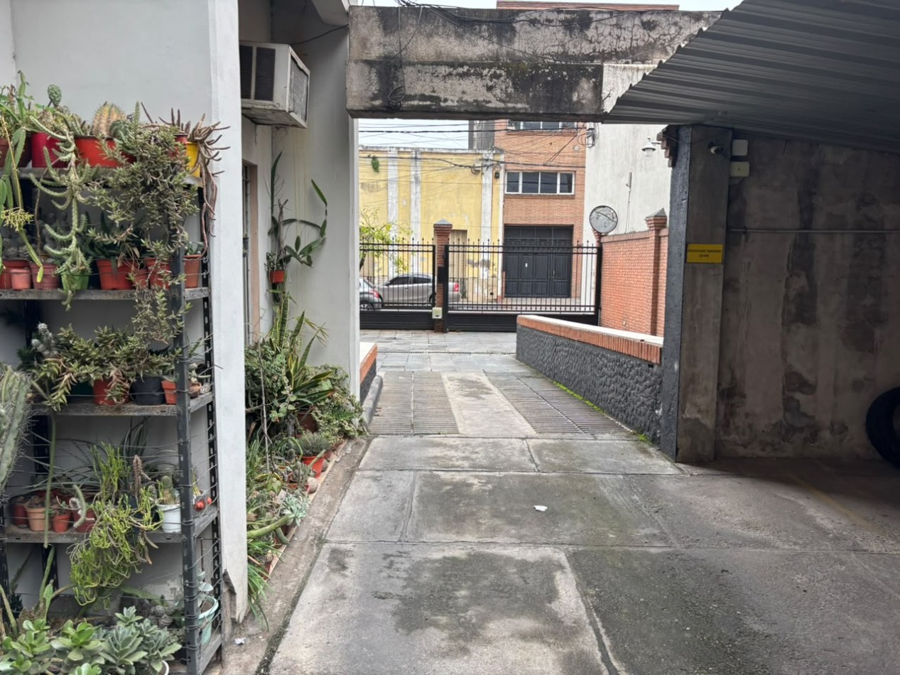 Venta cochera Moreno 370- Barrio Sur