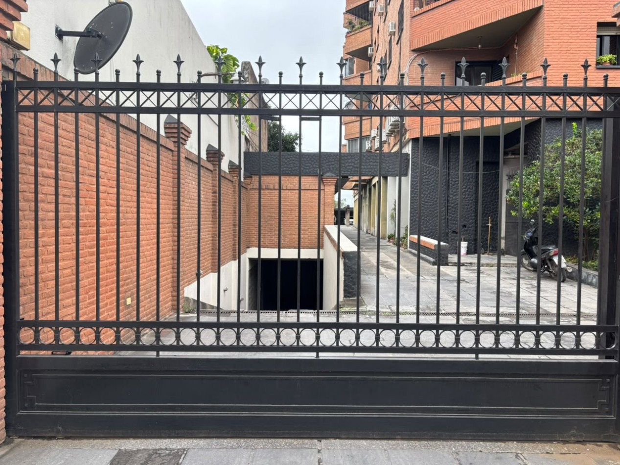 Venta cochera Moreno 370- Barrio Sur