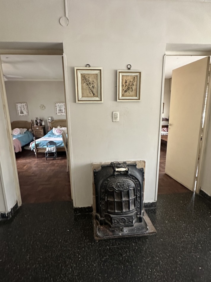 Venta casa Av. Aconquija al 543