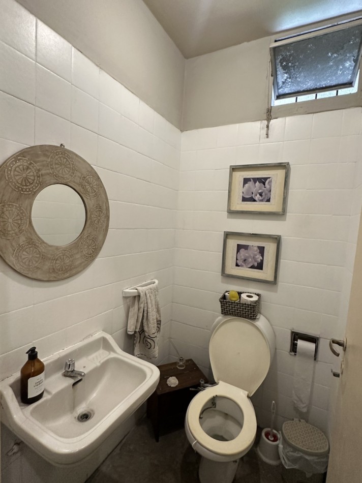 Venta casa Av. Aconquija al 543
