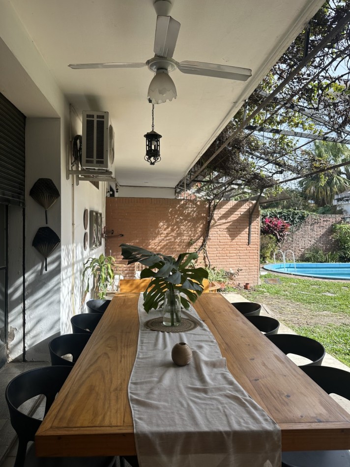 Venta casa Av. Aconquija al 543