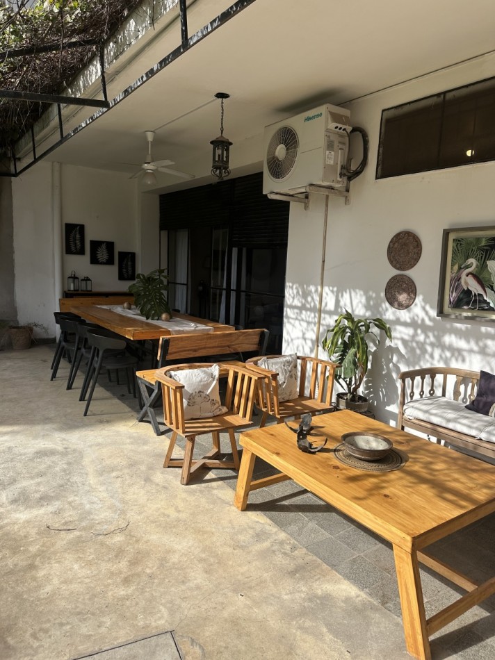 Venta casa Av. Aconquija al 543