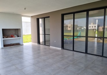 CASA EN VENTA LAS QUINTAS 2